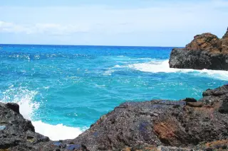 BMKG Prakirakan Gelombang Selatan Bali Mencapai 3,0 Meter