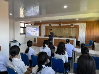 Foto arsip: Kegiatan penjangkauan WikiSami ke STKIP Amlapura.