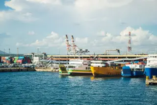 Dermaga LCM Gilimanuk Beroperasi, Antrean Truk Masih Terjadi