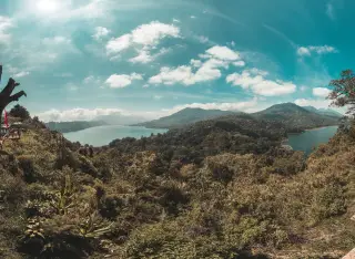 Koster Tinjau Pendangkalan dan Pencemaran Danau Batur di Kintamani