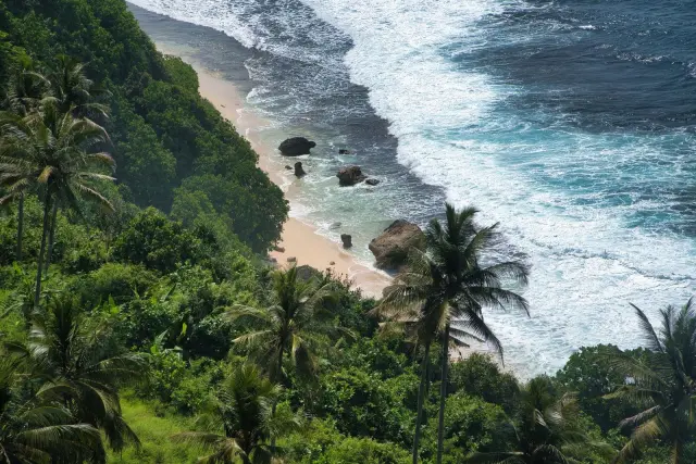 BMKG: Hujan Lebat dan Angin Kencang 20–21 September, Bali Tak Masuk Daftar Waspada