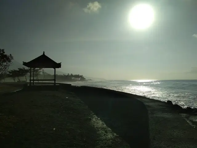 Pantai Karangasem: Perbedaan Pesisir Amed, Tulamben, dan Pantai Perasi
